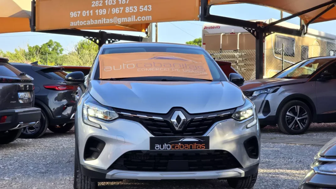 Renault Captur 2020 - 16000 EUR, 75000 km - AUTO.MOTO.pt - 75000km - foto 8 de 21
