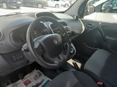 Renault 1.5 dCi Confort S/S 2018 - 10900 EUR, 173000 km - AUTO.MOTO.pt - 173000km - foto 10 de 16