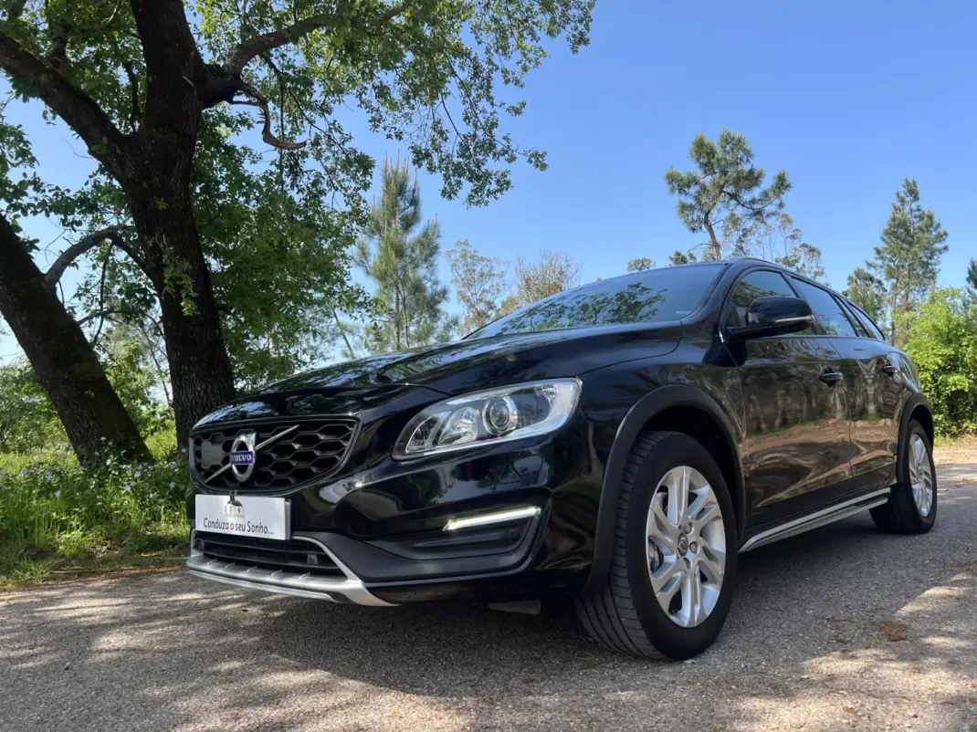 Volvo V60 2016 - 15900 EUR, 155935 km - AUTO.MOTO.pt - 155935km - foto 5 de 28