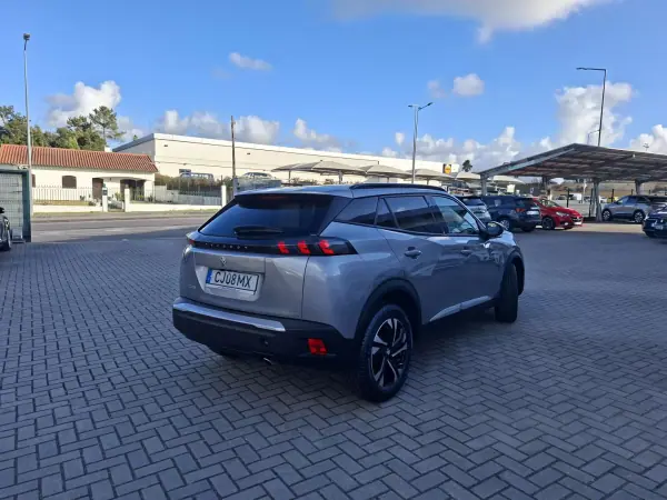 Peugeot 2008 2021 - 16500 EUR, 87900 km - AUTO.MOTO.pt - 87900km - foto 6 de 32