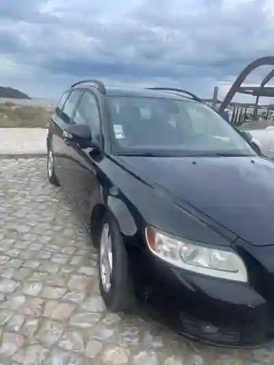 Volvo V50 2010 - 4000 EUR, 450 km - AUTO.MOTO.pt - 450km - foto 6 de 9