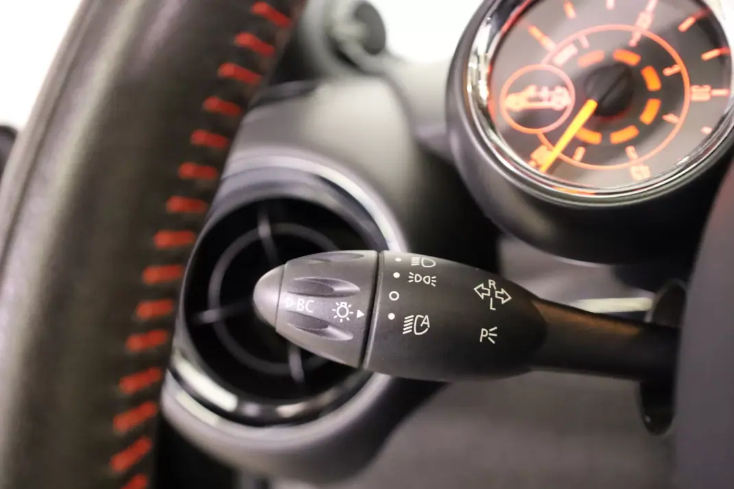 MINI John Cooper Works 2015 - 22950 EUR, 65169 km - AUTO.MOTO.pt - 65169km - foto 41 de 50