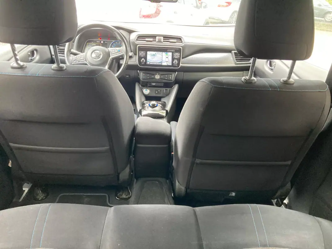 Nissan Leaf 2019 - 13500 EUR, 81279 km - AUTO.MOTO.pt - 81279km - foto 19 de 20