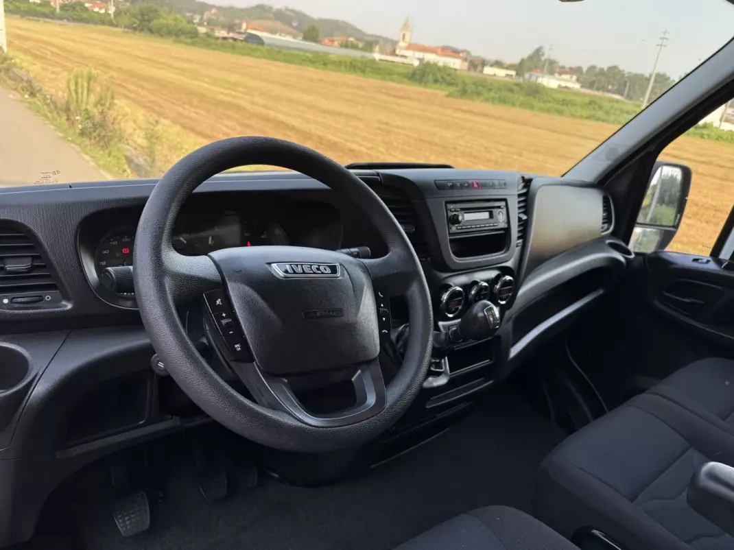 Iveco Daily 2019 - 28990 EUR, 175000 km - 175000km - foto 16 de 27