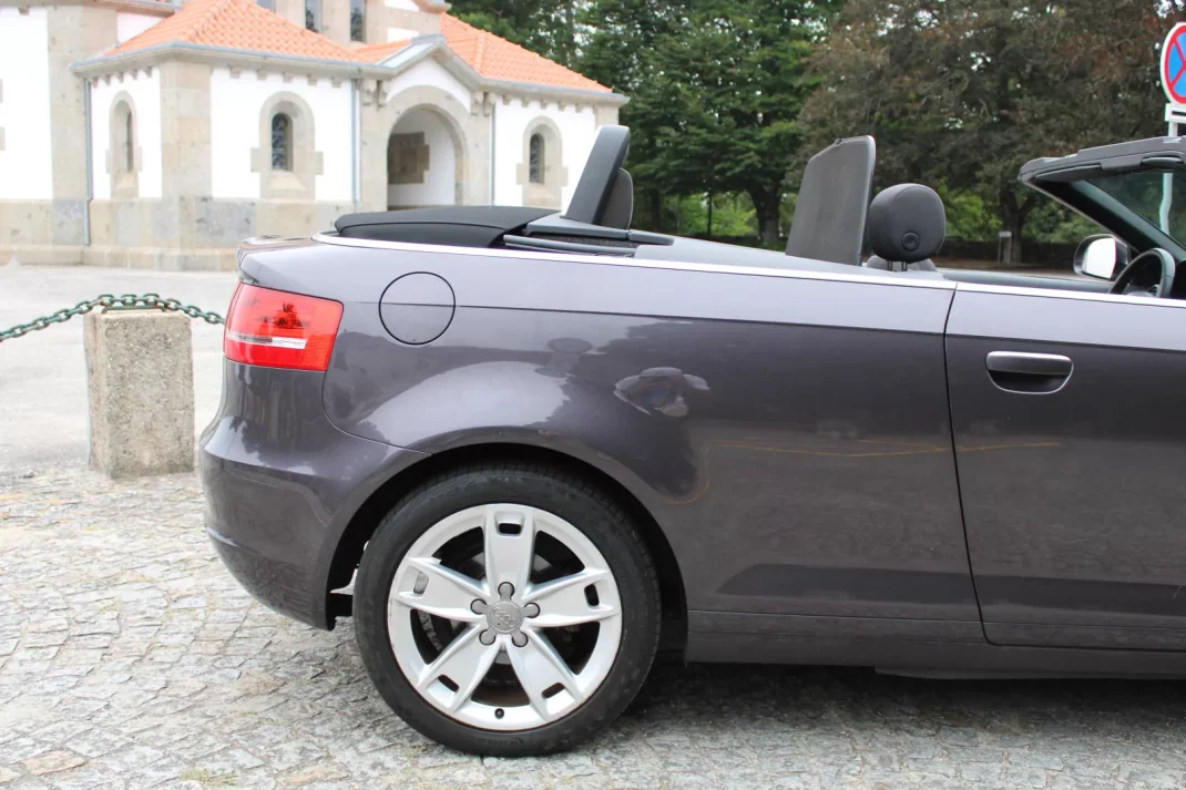 Audi A3 Cabrio 2009 - 11990 EUR, 180000 km - AUTO.MOTO.pt - 180000km - foto 35 de 42