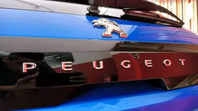 Peugeot e-208 2020 - 22890 EUR, 12197 km - AUTO.MOTO.pt - 12197km - foto 12 de 77