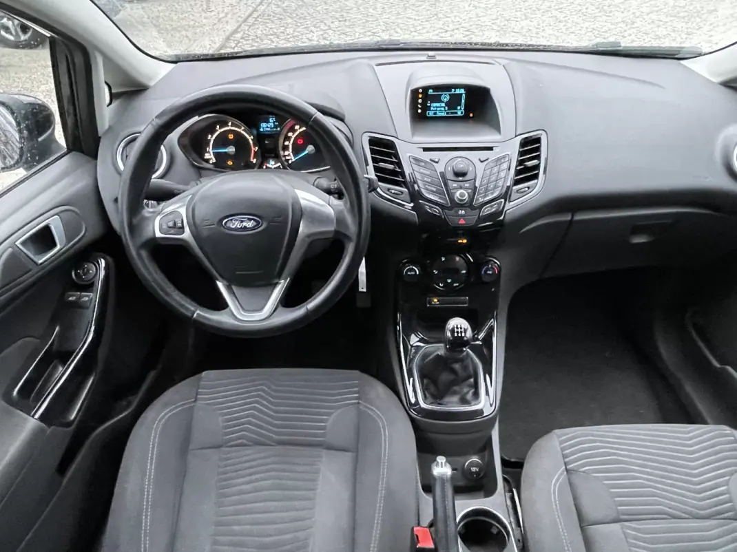 Ford Fiesta 2015 - 8450 EUR, 136200 km - AUTO.MOTO.pt - 136200km - foto 9 de 9