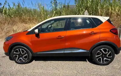 Renault Captur 2016 - 11900 EUR, 102000 km - AUTO.MOTO.pt - 102000km - foto 3 de 50