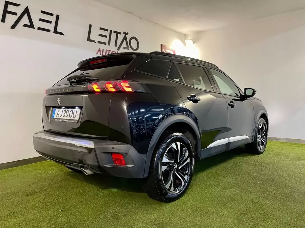 Peugeot 2008 2021 - 16350 EUR, 182000 km - AUTO.MOTO.pt - 182000km - foto 6 de 32