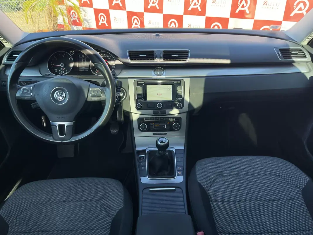 Volkswagen Passat Variant 2011 - 7990 EUR, 236645 km - 236645km - foto 10 de 24