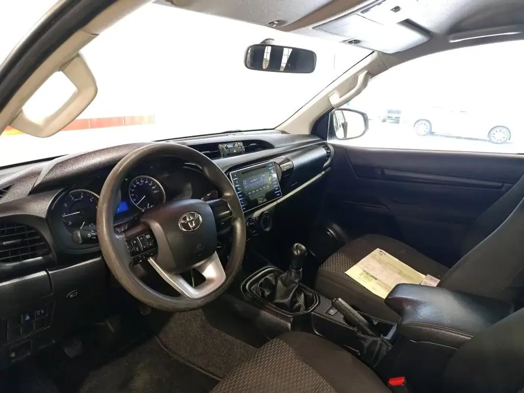 Toyota HILUX 2.4 D-4D 4WD CE 3 L CH 2018 - 22900 EUR, 177750 km - AUTO.MOTO.pt - 177750km - foto 3 de 5