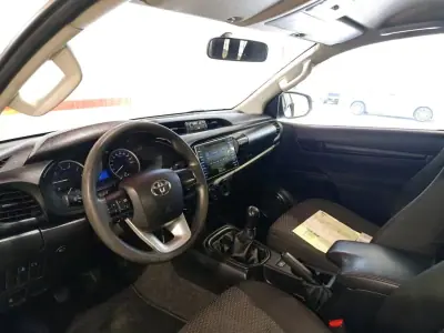 Toyota HILUX 2.4 D-4D 4WD CE 3 L CH 2018 - 22900 EUR, 177750 km - AUTO.MOTO.pt - 177750km - foto 3 de 5