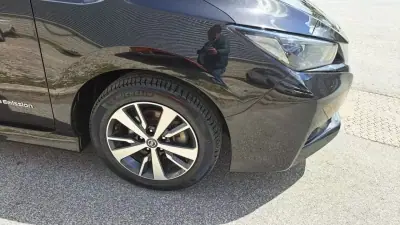 Nissan Leaf 2018 - 12890 EUR, 62000 km - AUTO.MOTO.pt - 62000km - foto 17 de 45