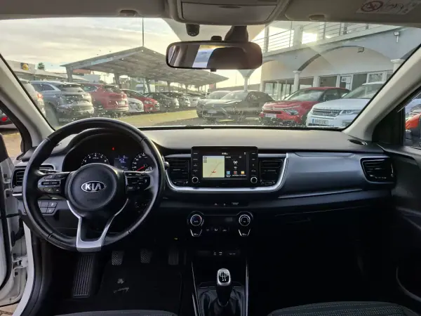 Kia Stonic 2018 - 12850 EUR, 45000 km - AUTO.MOTO.pt - 45000km - foto 14 de 29