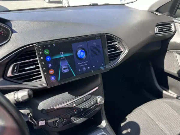 Peugeot 308 2018 - 11500 EUR, 280000 km - AUTO.MOTO.pt - 280000km - foto 27 de 32