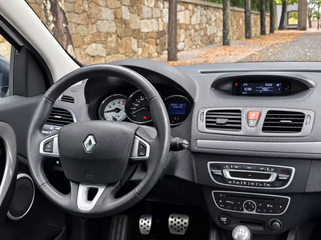 Renault Mégane 2012 - 6500 EUR, 231500 km - 231500km - foto 15 de 21