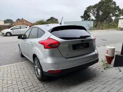 Ford Focus 2018 - 13850 EUR, 68388 km - AUTO.MOTO.pt - 68388km - foto 3 de 29