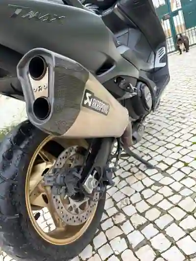 Yamaha TMAX 2021 - 10000 EUR, 18000 km - 18000km - foto 3 de 9