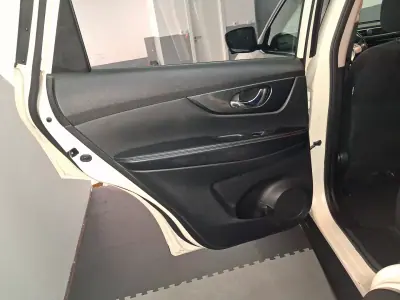 Nissan X-Trail 2016 - 15000 EUR, 150000 km - AUTO.MOTO.pt - 150000km - foto 13 de 28
