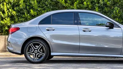 Mercedes-Benz A 250 Limousine 2023 - 32500 EUR, 29000 km - 29000km - foto 9 de 19