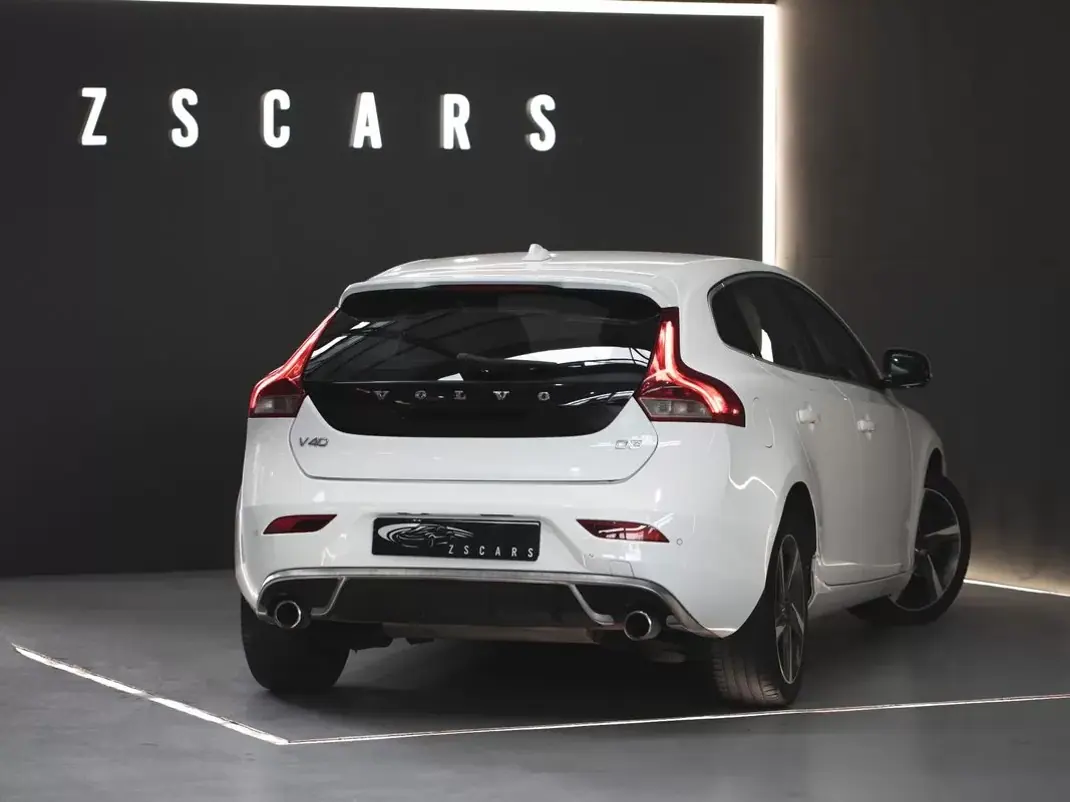 Volvo V40 2016 - 16990 EUR, 129000 km - AUTO.MOTO.pt - 129000km - foto 5 de 21