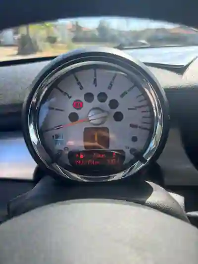 MINI Clubman 2007 - 8500 EUR, 192000 km - foto 4 de 12