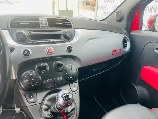 Fiat 500 2015 - 8900 EUR, 90000 km - AUTO.MOTO.pt - 90000km - foto 7 de 10