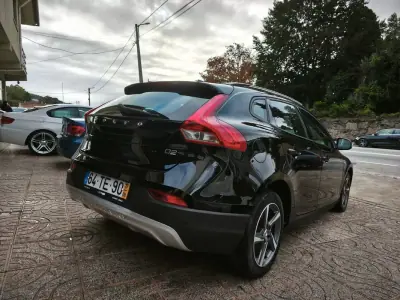 Volvo V40 Cross Country 2017 - 18500 EUR, 100000 km - AUTO.MOTO.pt - 100000km - foto 9 de 34
