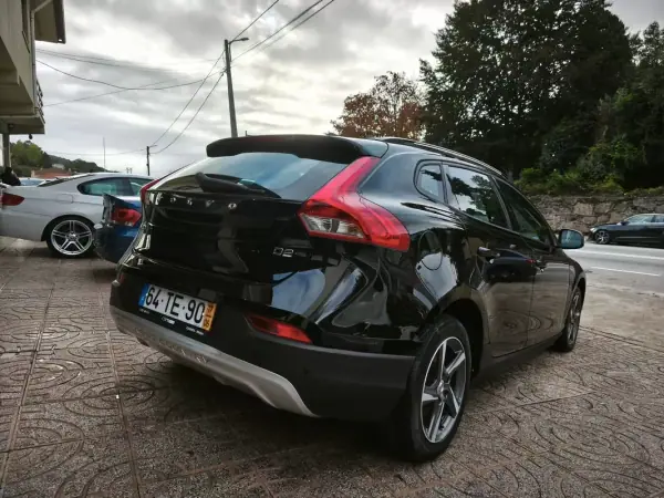 Volvo V40 Cross Country 2017 - 18500 EUR, 100000 km - AUTO.MOTO.pt - 100000km - foto 9 de 34