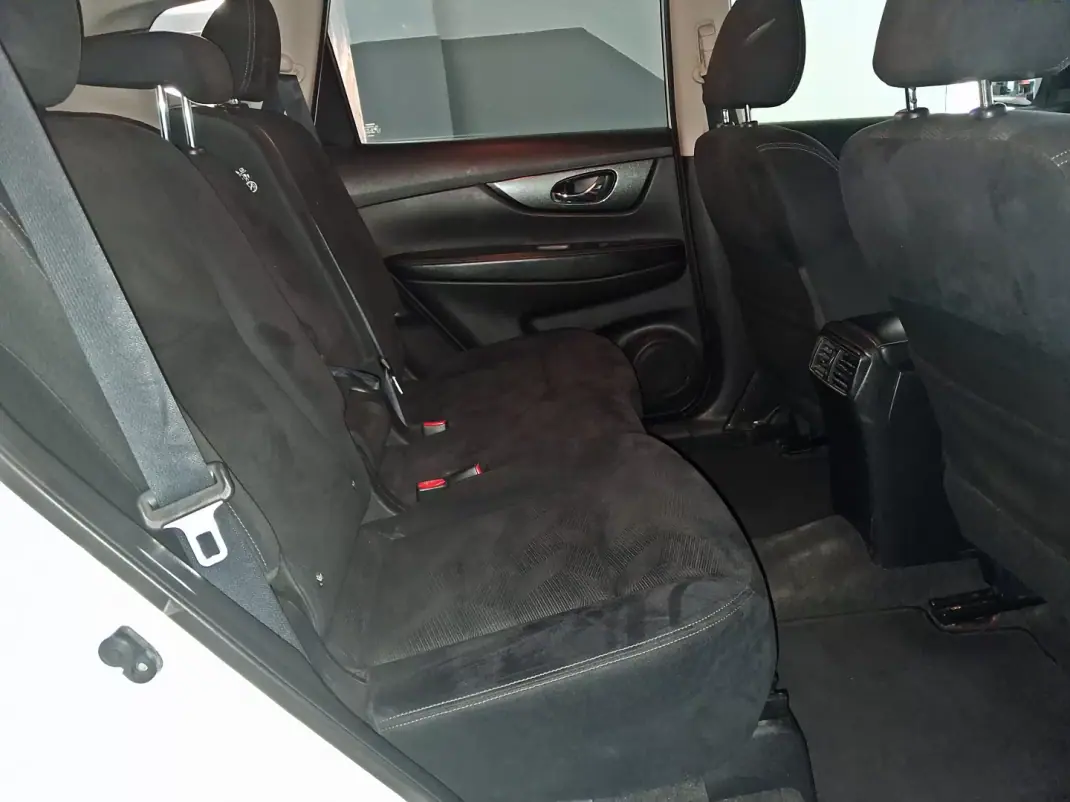 Nissan X-Trail 2016 - 15000 EUR, 150000 km - AUTO.MOTO.pt - 150000km - foto 24 de 28