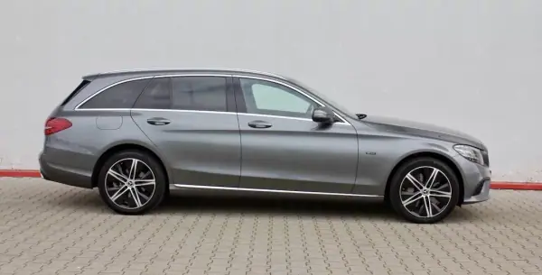 Mercedes-Benz C 300 de T 9G-TRONIC Exclusive 2021 Híbrido Plug-In — 128 500 km · Leiria Mercedes-Benz C 300 de T 9G-TRONIC Exclusive 2021 Híbrido Plug-In