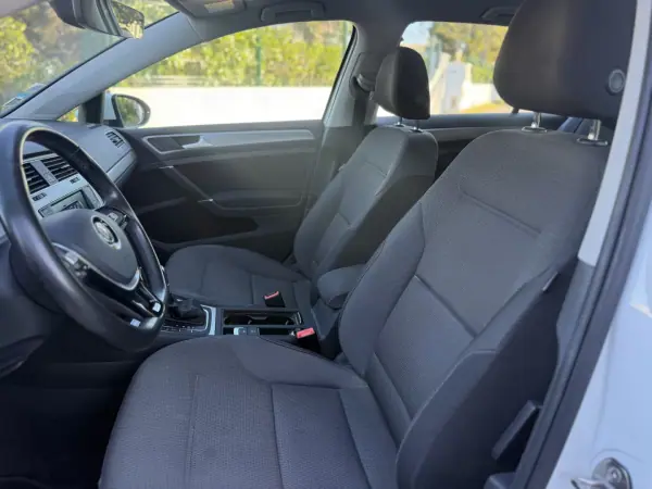 Volkswagen Golf 2017 - 14999 EUR, 60000 km - AUTO.MOTO.pt - 60000km - foto 11 de 12