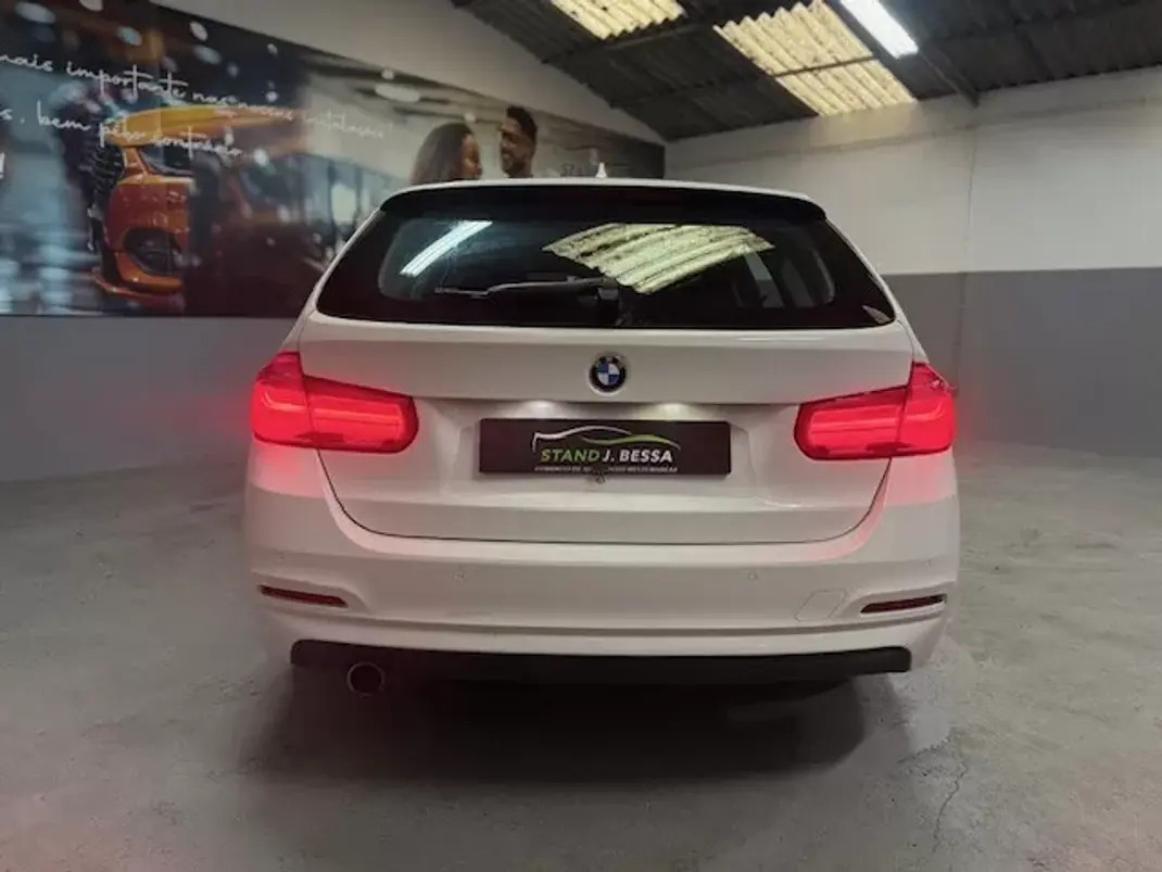 BMW 318 2015 - 12250 EUR, 254090 km - AUTO.MOTO.pt - 254090km - foto 8 de 16