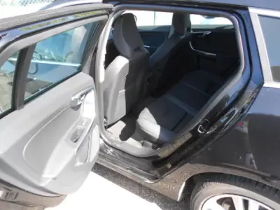 Volvo 121 2011 - 9750 EUR, 228544 km - AUTO.MOTO.pt - 228544km - foto 8 de 12