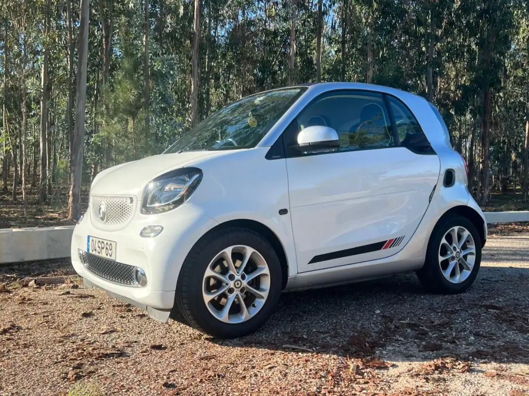 Smart ForTwo 2015 - 9990 EUR, 56330 km - 56330km - foto 27 de 32