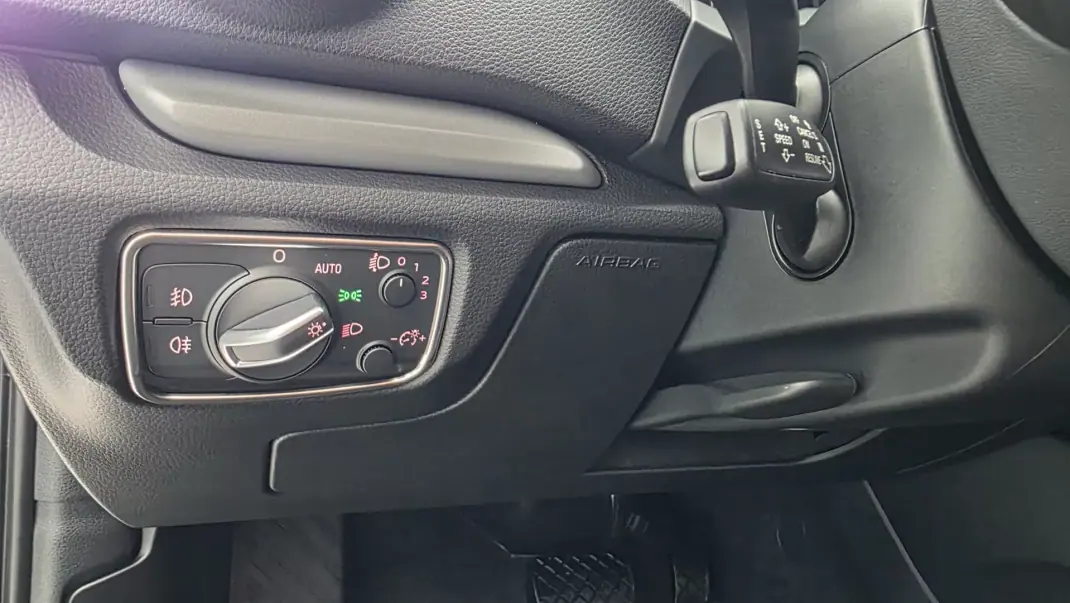 Audi A3 Sportback 2016 - 11900 EUR, 253264 km - AUTO.MOTO.pt - 253264km - foto 34 de 55