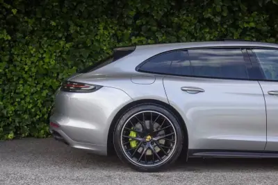 Porsche Panamera Sport Turismo 2017 - 61900 EUR, 160000 km - AUTO.MOTO.pt - 160000km - foto 4 de 22