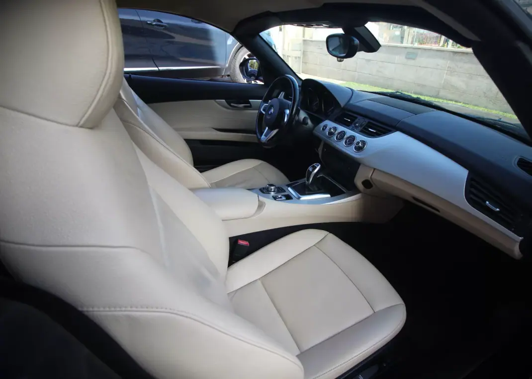 BMW Z4 2012 - 21000 EUR, 203000 km - AUTO.MOTO.pt - 203000km - foto 20 de 31