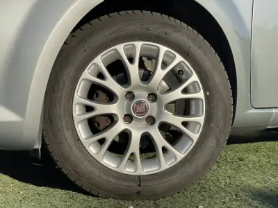 Fiat Punto Evo 2011 - 5490 EUR, 77400 km - 77400km - foto 8 de 22