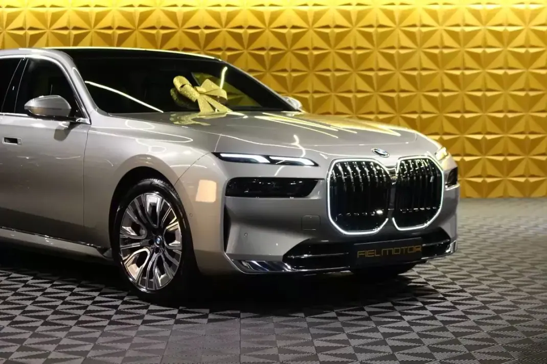 BMW i7 2024 - 84900 EUR, 4400 km - AUTO.MOTO.pt - 4400km - foto 4 de 50