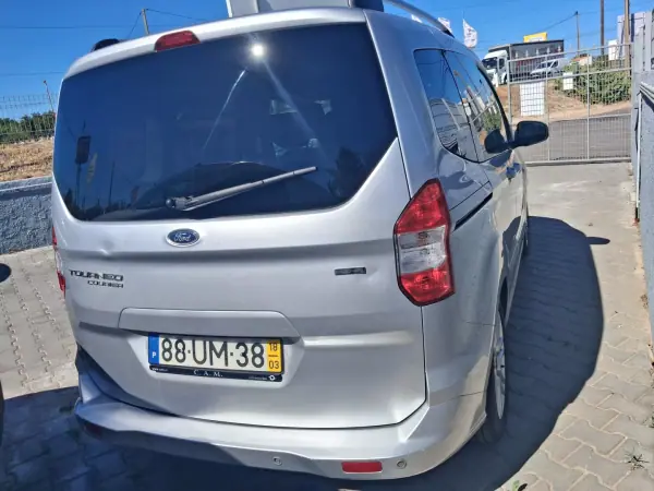 Ford Tourneo Courier 2018 - 8500 EUR, 206000 km - 206000km - foto 4 de 7