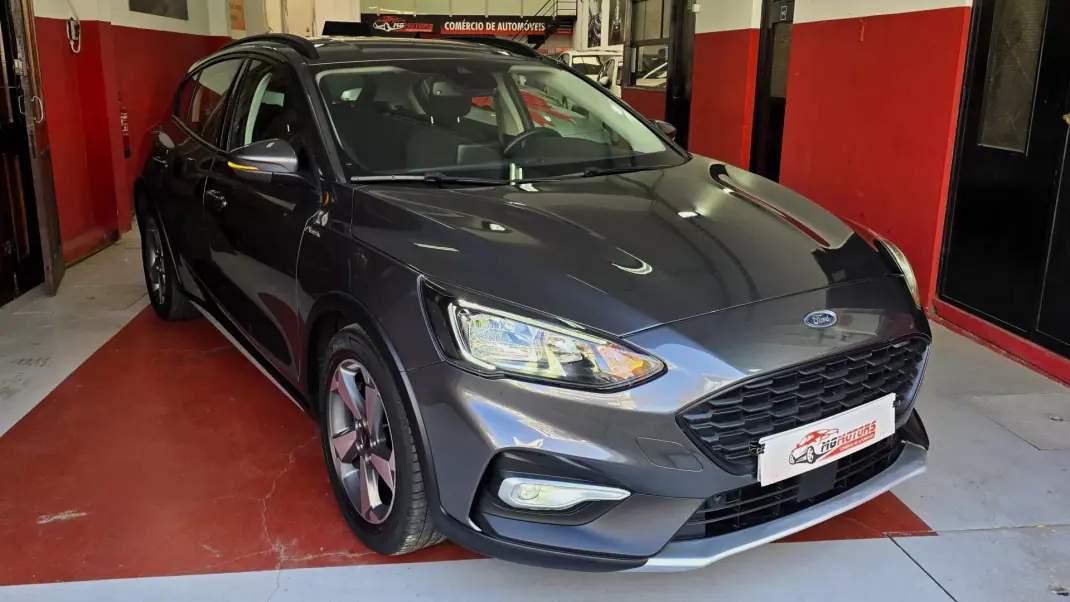 Ford Focus 2020 - 15990 EUR, 90544 km - AUTO.MOTO.pt - 90544km - foto 1 de 51