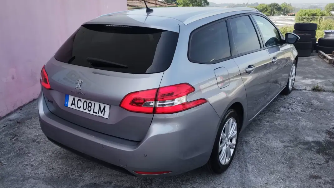 Peugeot 308 SW 2020 - 11950 EUR, 110000 km - AUTO.MOTO.pt - 110000km - foto 5 de 39