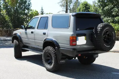 Toyota 4-Runner 1995 - 48000 EUR, 336000 km - AUTO.MOTO.pt - 336000km - foto 9 de 40