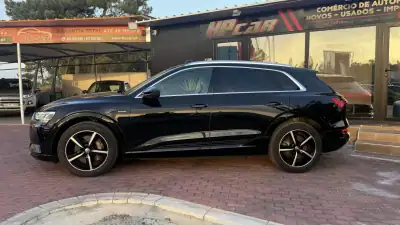 Audi e-tron 2019 - 27990 EUR, 99000 km - AUTO.MOTO.pt - 99000km - foto 2 de 33