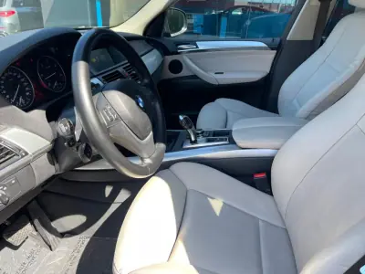 BMW X5 2011 - 18000 EUR, 256000 km - AUTO.MOTO.pt - 256000km - foto 5 de 14