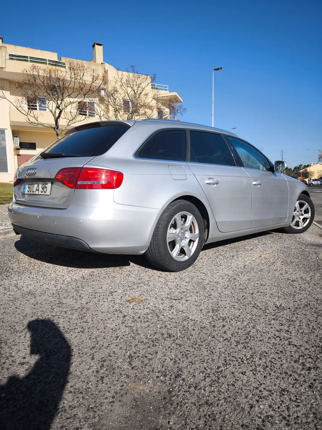Audi A4 Avant 2010 - 10000 EUR, 232000 km - AUTO.MOTO.pt - 232000km - foto 5 de 10