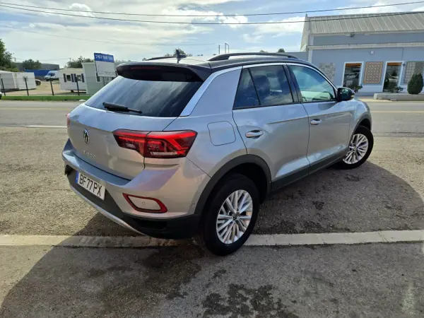 Volkswagen T-Cross 2023 - 23950 EUR, 54652 km - AUTO.MOTO.pt - 54652km - foto 2 de 10