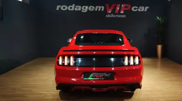 Ford Mustang 2016 - 29500 EUR, 188000 km - AUTO.MOTO.pt - 188000km - foto 6 de 23