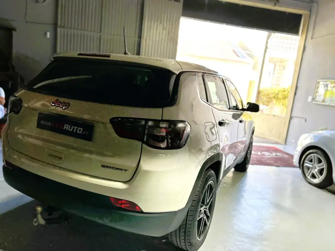 Jeep Compass 2018 - 15250 EUR, 146200 km - 146200km - foto 5 de 29